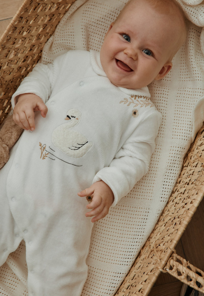 Pyjama bébé en velours ouverture croisée Perle